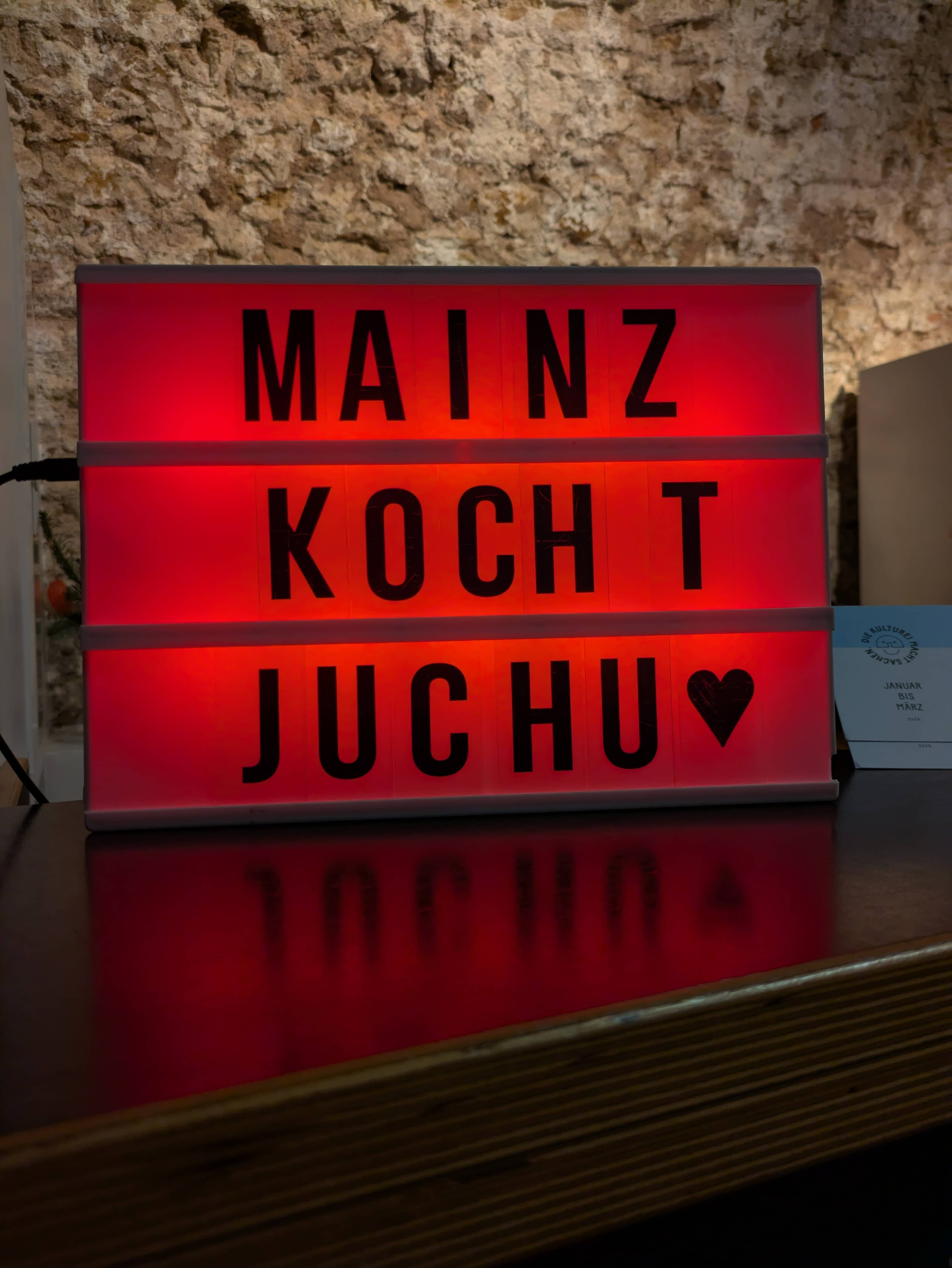 Leuchtschild Mainz kocht